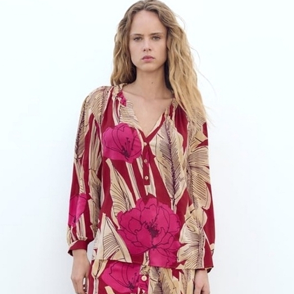 Zara Womens Tropical Floral V-Neck Top Medium Red Relaxed Beachy Coconut Girl - Picture 2 of 12